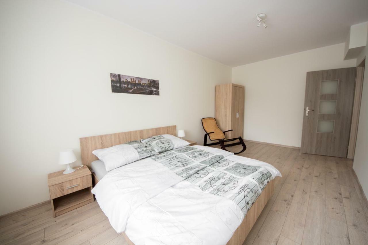 Apartament Zebcowska ออสทรุฟ วีแยลคอพพอลสกี ภายนอก รูปภาพ