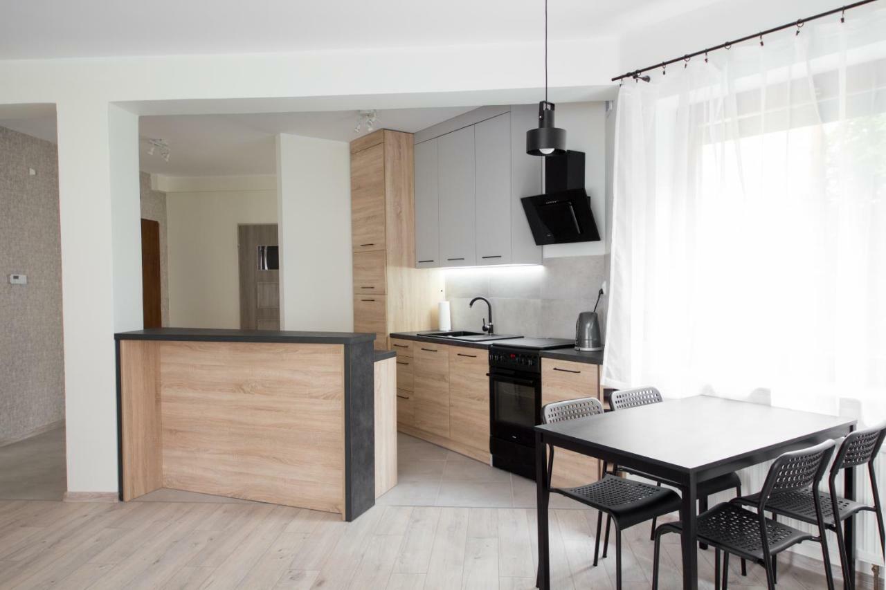 Apartament Zebcowska ออสทรุฟ วีแยลคอพพอลสกี ภายนอก รูปภาพ