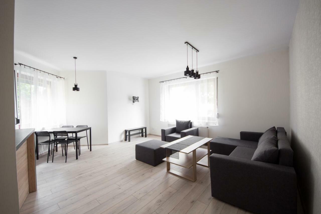 Apartament Zebcowska ออสทรุฟ วีแยลคอพพอลสกี ภายนอก รูปภาพ